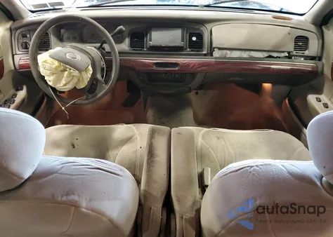 2001 Mercury Grand Marquis Gs z USA, uszkodzony, nr VIN 2MEFM74W41X693226